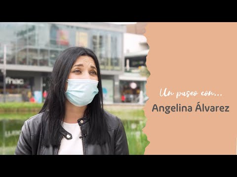 Preview image for the video "Un paseo con...Angelina🧡 | Puerto Venecia".