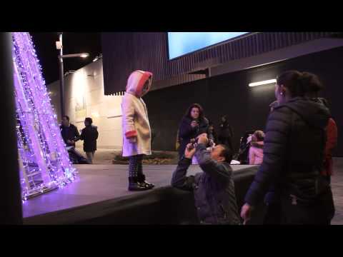 Preview image for the video "Un momento mágico: Encendido de luces de Navidad con Papá Noel". Preview image for the video "Un momento mágico: Encendido de luces de Navidad con Papá Noel".