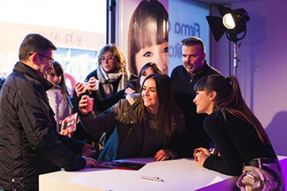 Firma de discos de Aitana