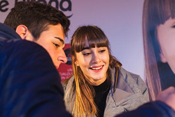 Firma de discos de Aitana