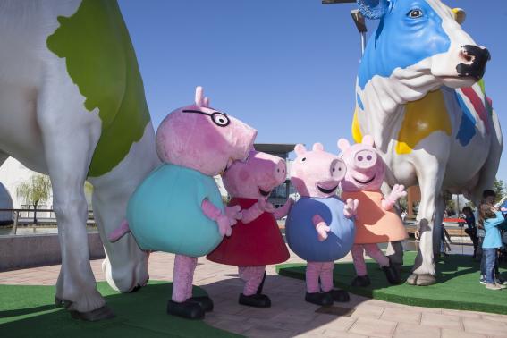 La familia de Peppa Pig visita Puerto Venecia