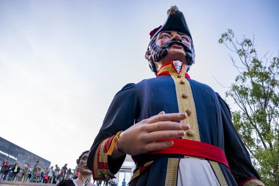 Comparsa oficial cabezudos