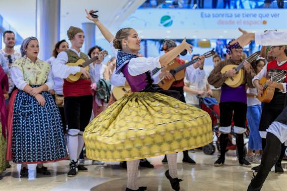 Comparsa oficial cabezudos