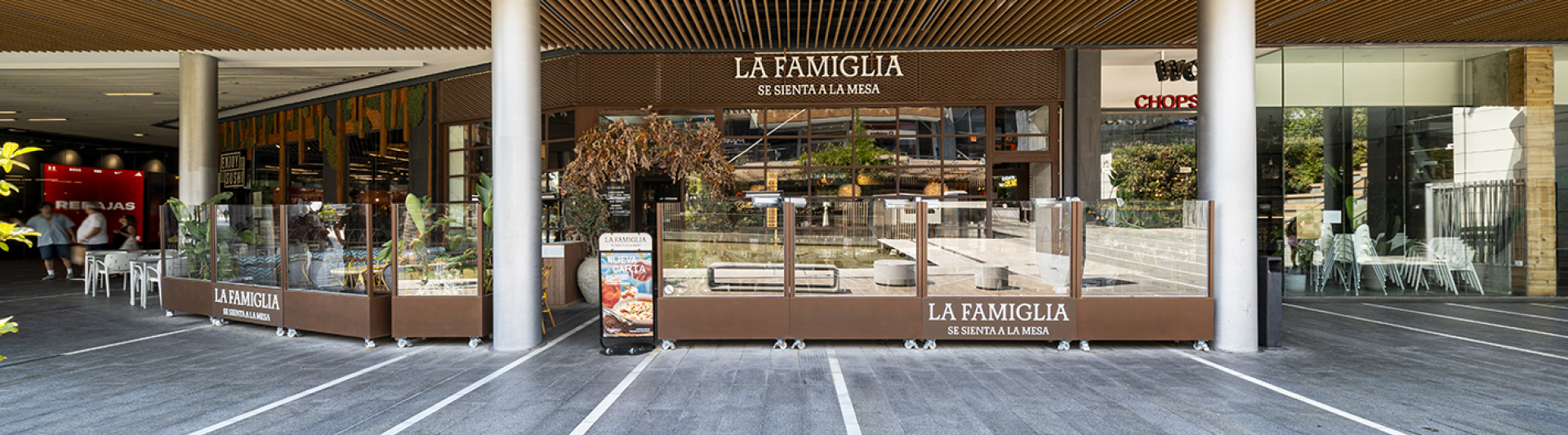 LA FAMIGLIA_A746152.jpg