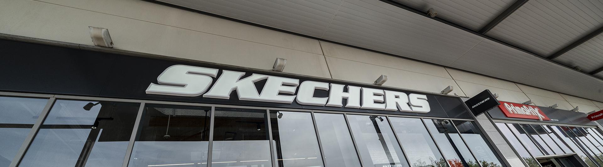 SKECHERS_A748462.jpg