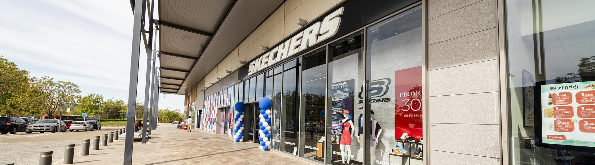 SKECHERS_A748463.jpg