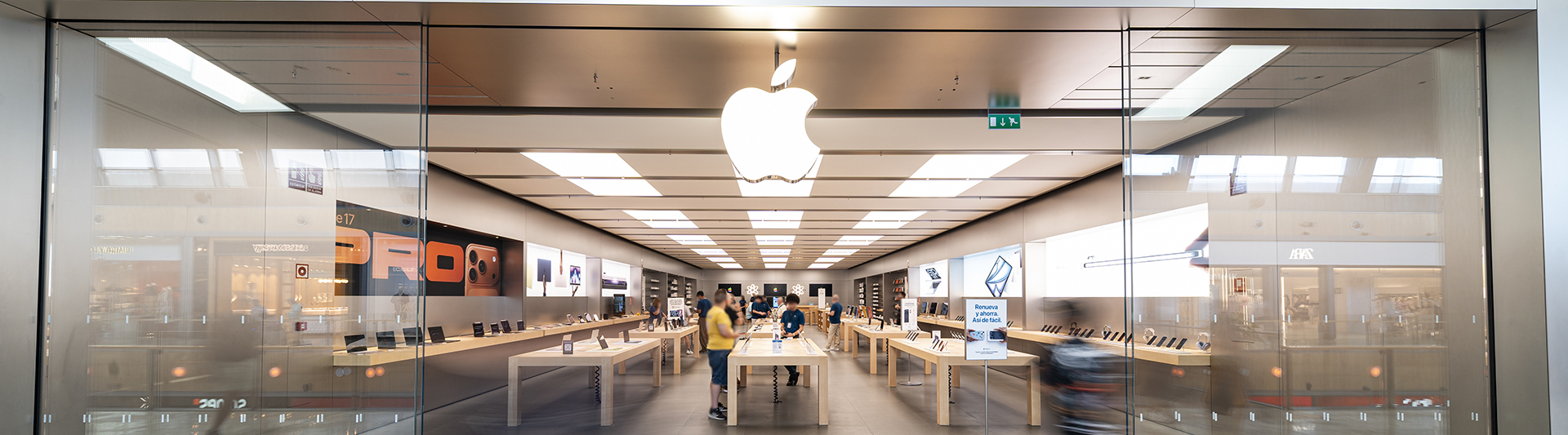 APPLE (2).jpg